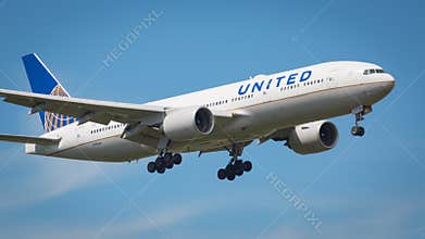 United Airlines Boeing 777-200 aircraft
