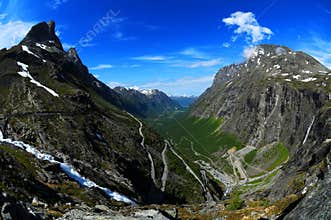 Mountains & road