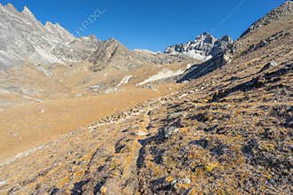 Trekking trail to Kongmal la pass, Everest region