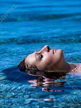 Lying woman at sea