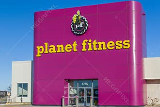 Planet Fitness Exterior and Logo