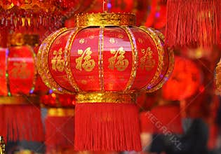 Red lanterns, red firecrackers, red pepper, red everyone, red Chinese knot, red packet...The Spring Festival is coming