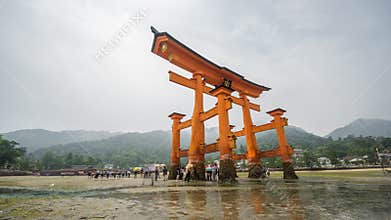 Time lapse of the famous 'Floating torii' on Miyajima