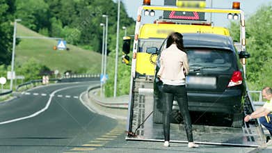 Car assistance help setting the broken car