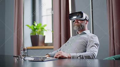 Company Worker Check Virtual Reality Glasses .