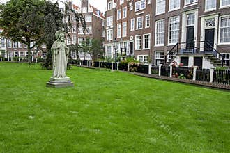Amsterdam BÃ©guinage inner court