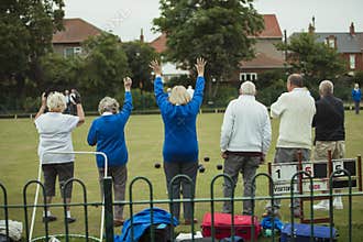 Seniors Cheering at Bowling Green