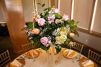 Floral centerpiece for a wedding
