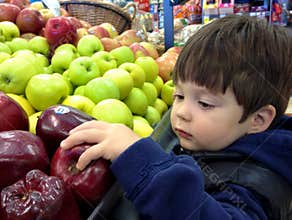 Shopping for apples