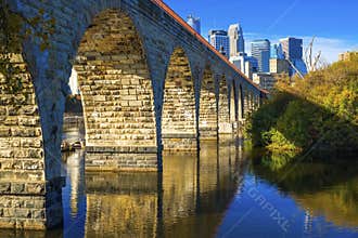 Stone arch bridge, minneapolis skyline