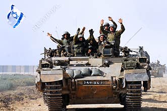 The first Israeli troops leaving Gaza Strip