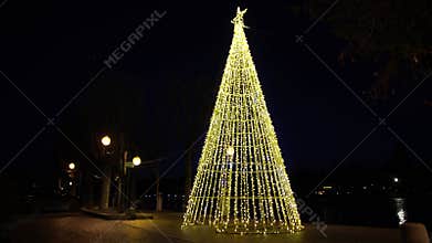 Night Scenes - Christmas tree on the lake