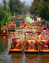 Trajineras en xochimilco
