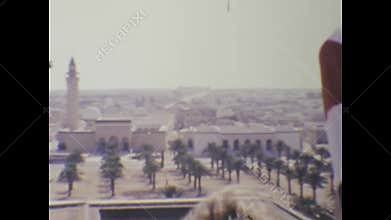 Exploring qal\'at bahrain in the 1970s, a coastal city and ancient fortress