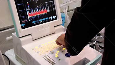 Ultrasonic scanner for medical examination