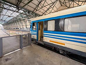 Side profile of the Swedish Y1 train at the station in City of La Plata Argentina