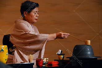 Tea ceremony lady
