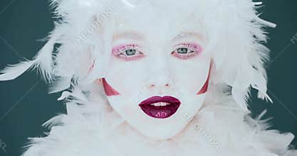 Clown woman expression