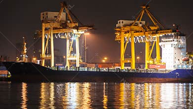 4K Time-lapse, Big crane bridge shipping container.