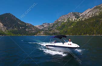 Speedboat - Outdoor Fun !