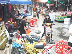 Roadside stalls selling small commodities