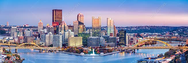 Pittsburgh, Pennsylvania skyline at dusk
