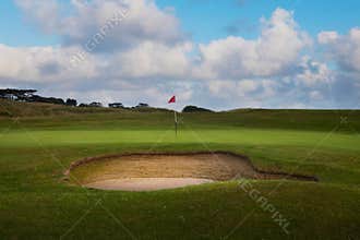 Golf bunker and green