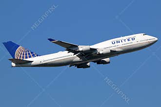 United Airlines Boeing 747-400 airplane