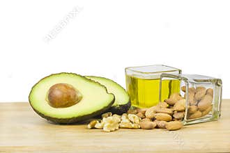 Good fats diet (avocado, dry fruits and oil)