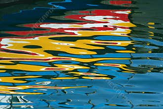 Painting in the water reflections