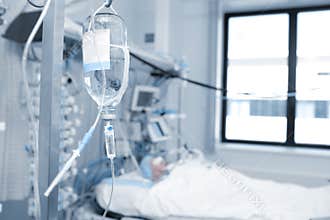 Treatment of a patient in critical condition in the ICU