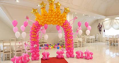 Archway of baloons Happy birthday decoration