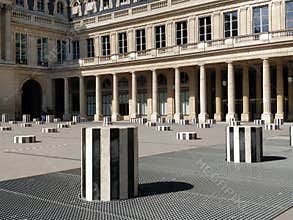 Buren's columns