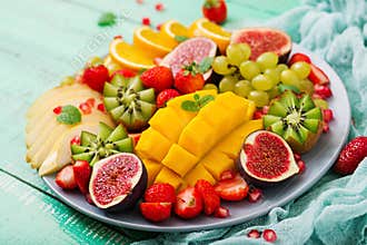 Platter fruits and berries.