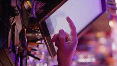 Vertical pub pos cafe touch screen cashier bill