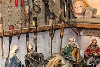 Artist tools for sculptures and statues