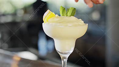 Preparation of a cup of Margarita