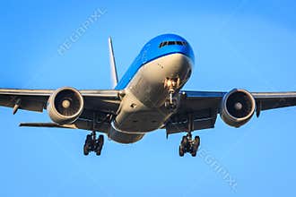 Large airliner on approach