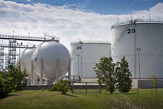 Oil and gas storage tanks