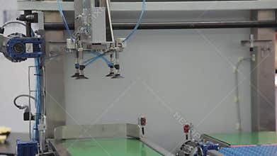 Vacuum Box Robot