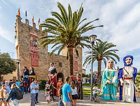 Giants line up at the Fira d`Alcudia