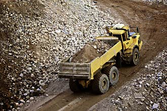 Dump truck