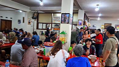 Warung Makan Bu Ugi. Bu Ugi\'s Eatery. Bu Ugi\'s Rib Soup