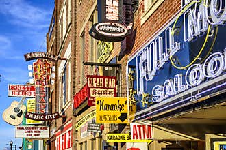 Nashville Honkey Tonk Bars