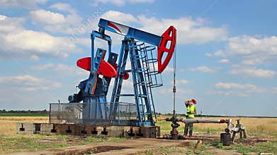Monitoring oil pump and check if work properly
