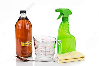 Apple cider vinegar, effective natural solution for house cleani