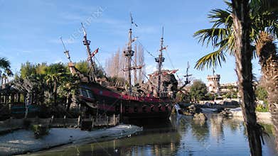 DISNEYLAND PARIS Pirate Ship