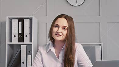 Online business training female blogger like sign