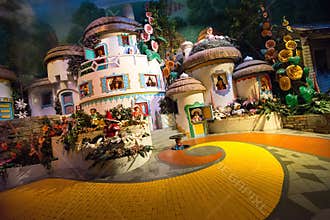 Disney World Wizard Oz Munchkinland