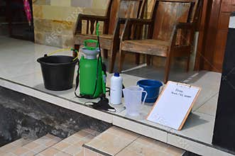 Preparing Calcium Nutrient Solution for Garden Plant Foliar Application